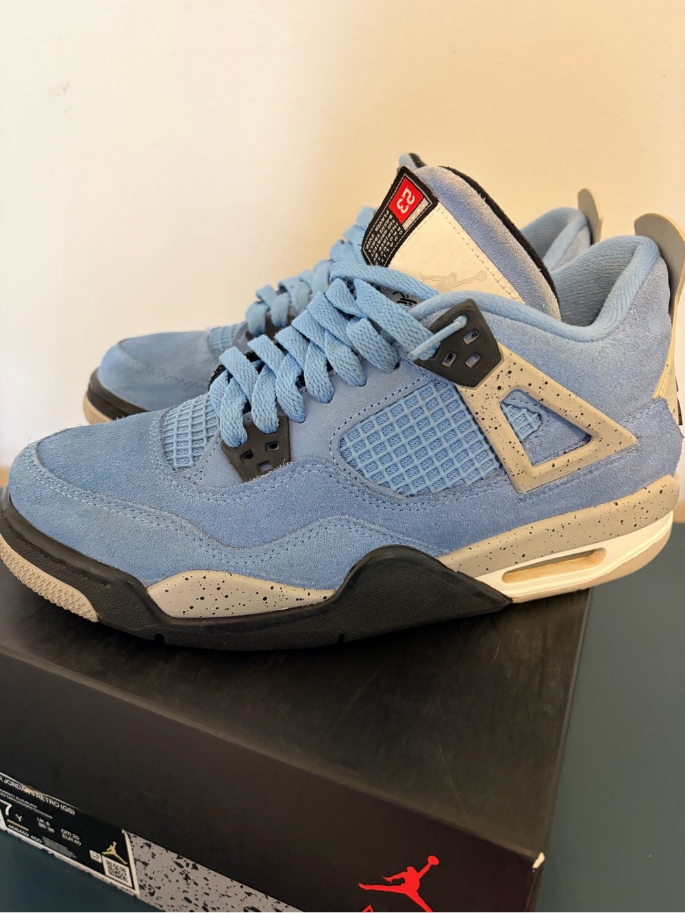 Jordan 4 University Blue